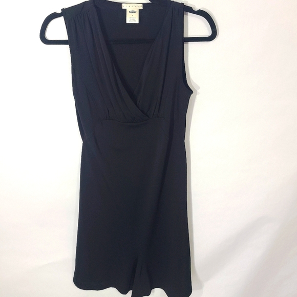 Old Navy Dresses & Skirts - Old Navy Stretch Women's Size Small S‎ Sleeveless Black Flirty Hem Dress Career